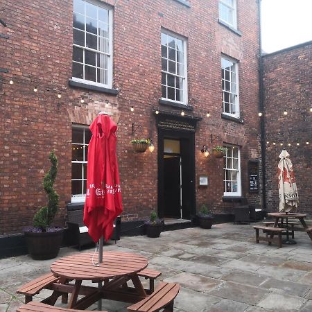 The Commercial Bar & Hotel チェスター エクステリア 写真